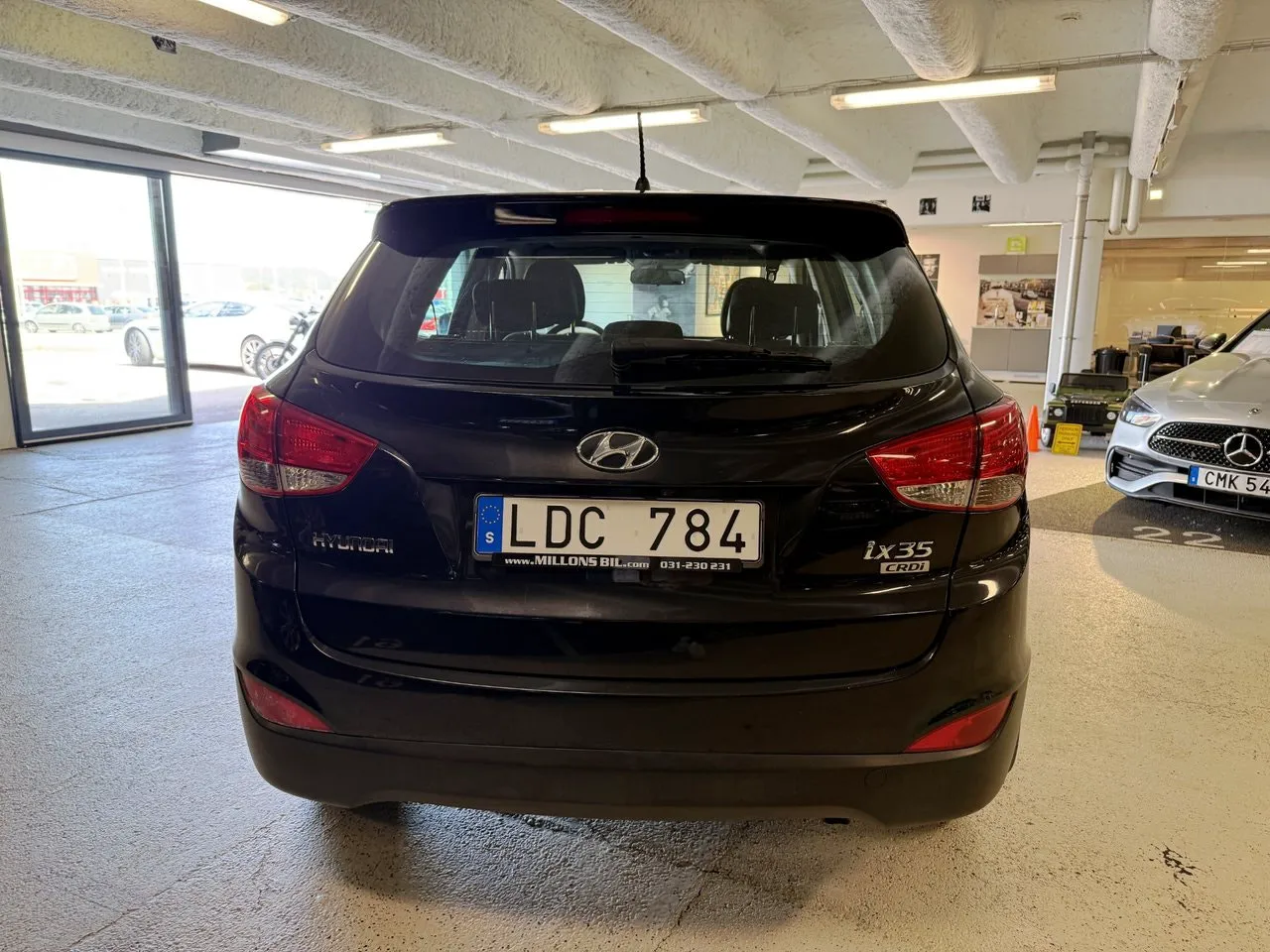Vehicle image 7