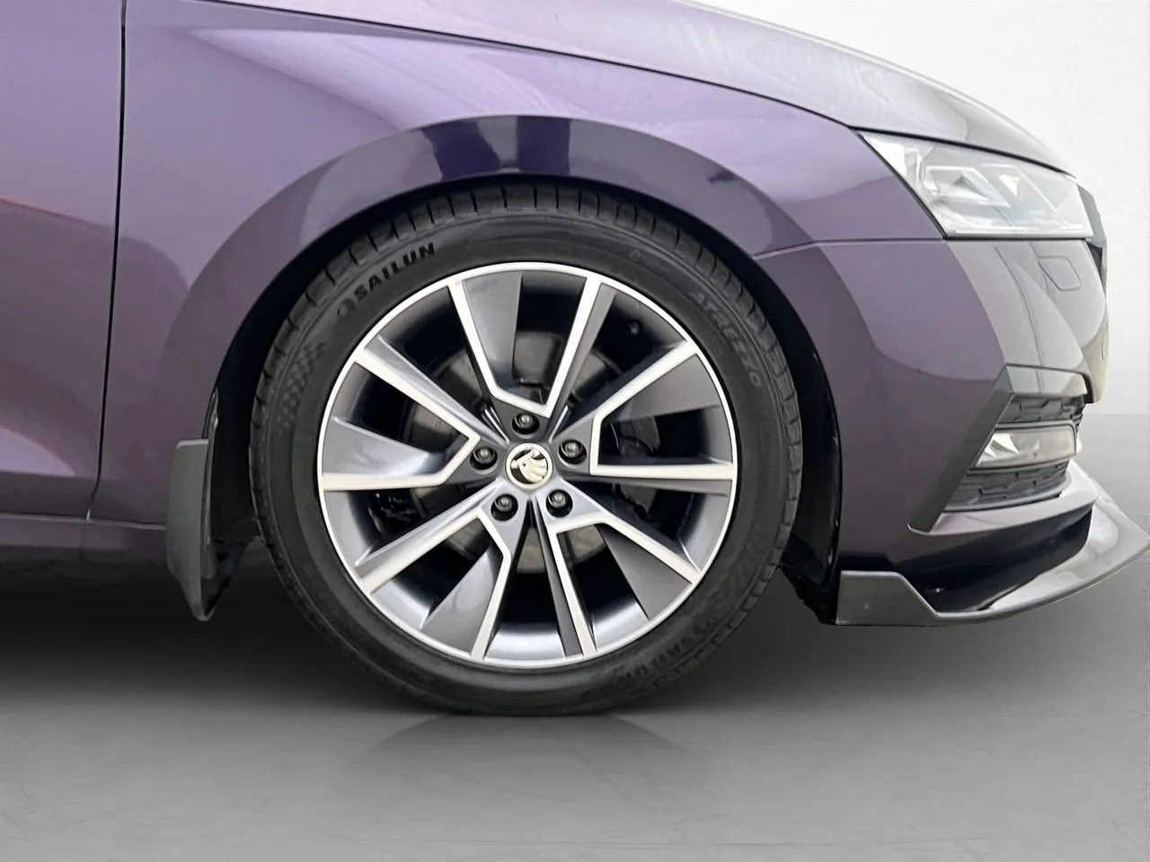 Vehicle image 30