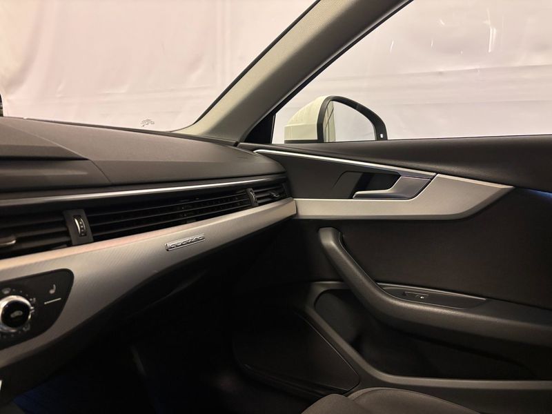 Audi A4 bild 17