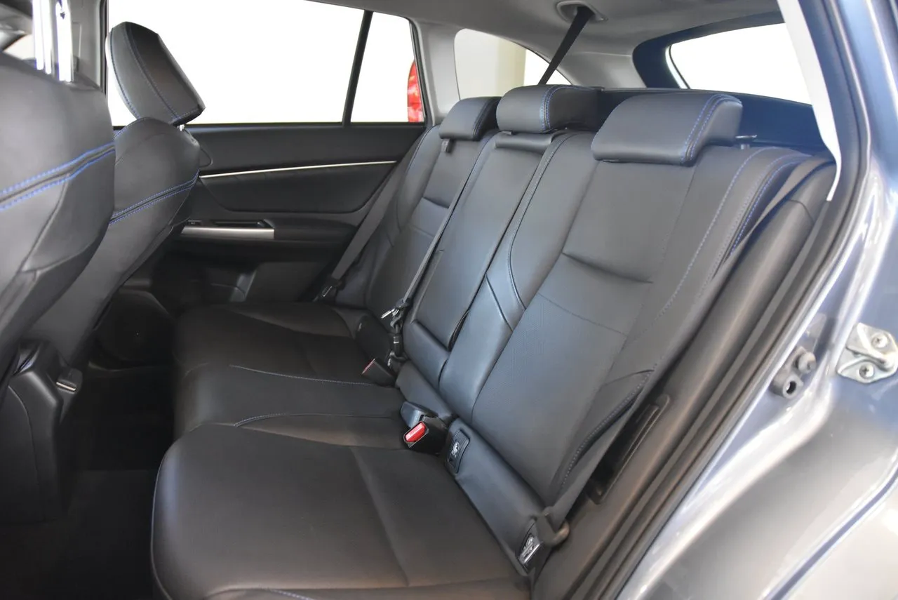 Vehicle image 14