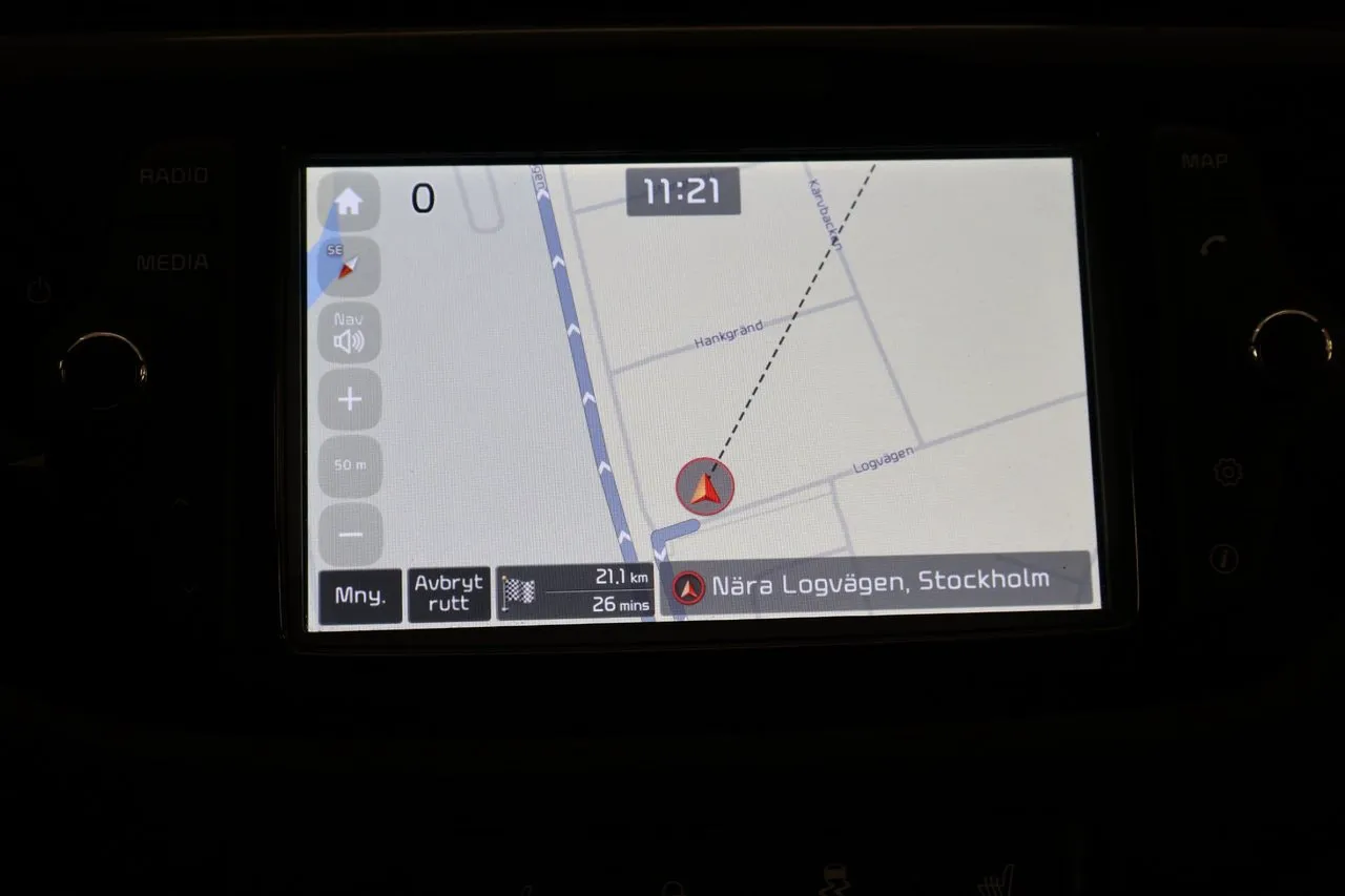Vehicle image 18