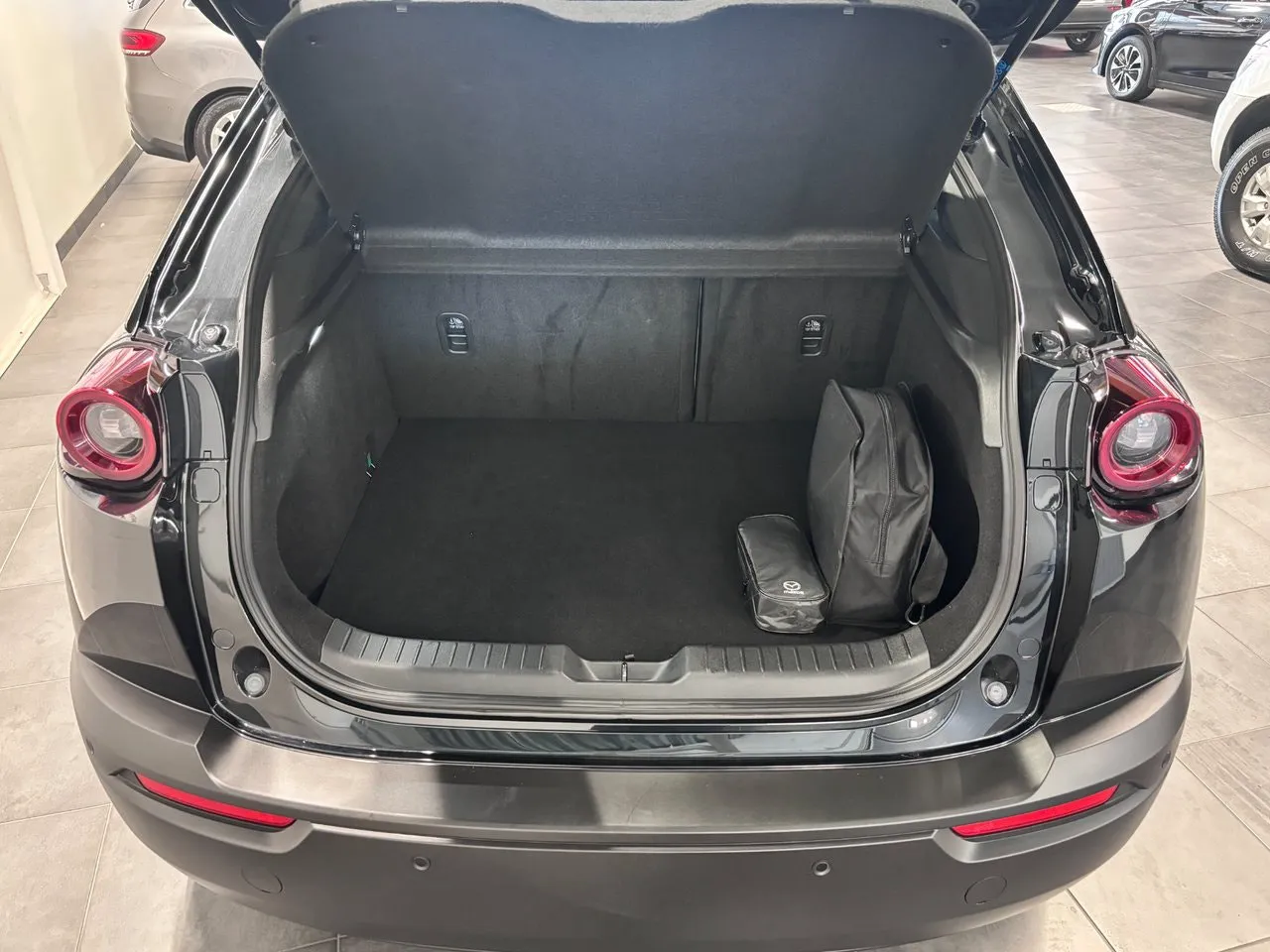 Vehicle image 14