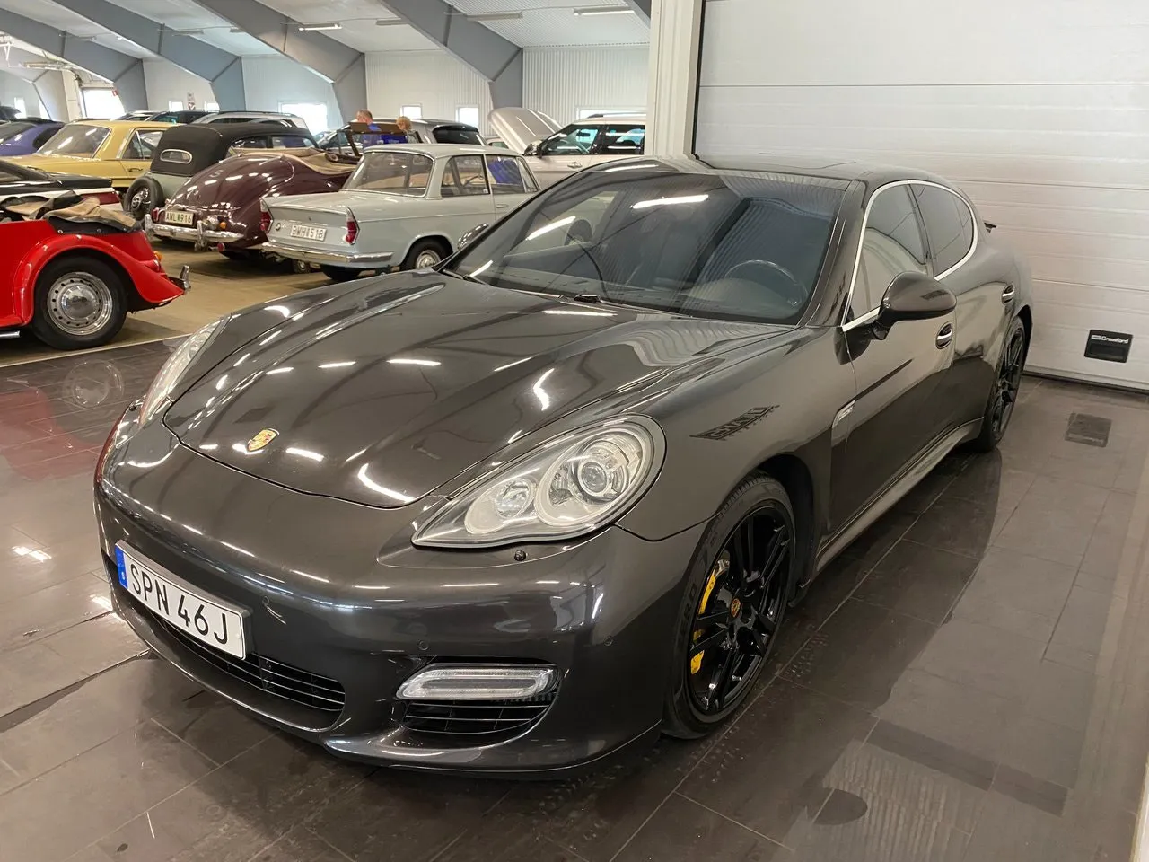 Vehicle image 5