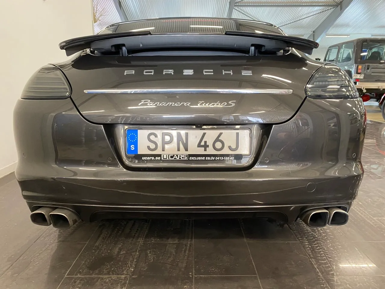 Vehicle image 6
