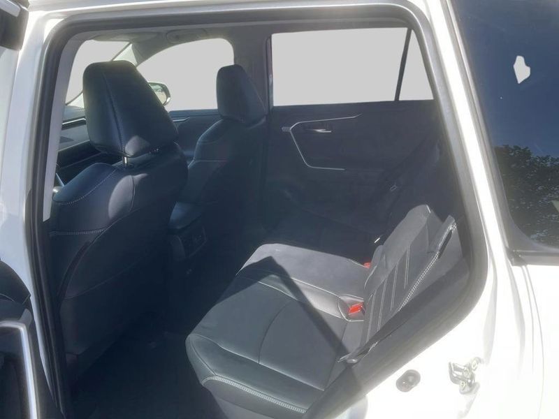 Toyota RAV4 bild 7
