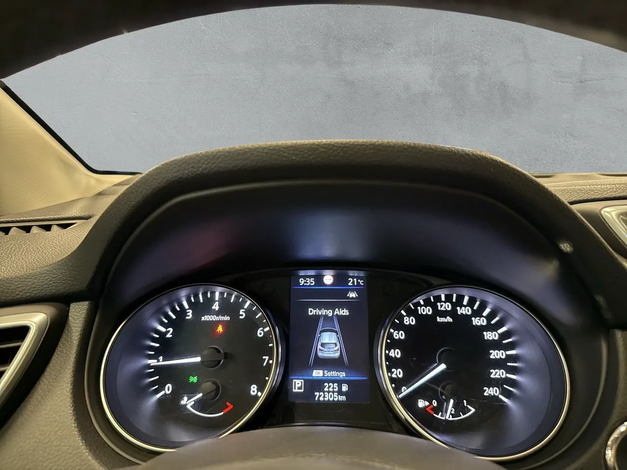 Vehicle image 14