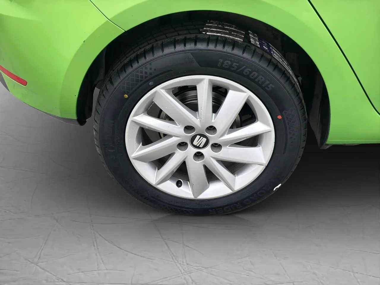 Vehicle image 19