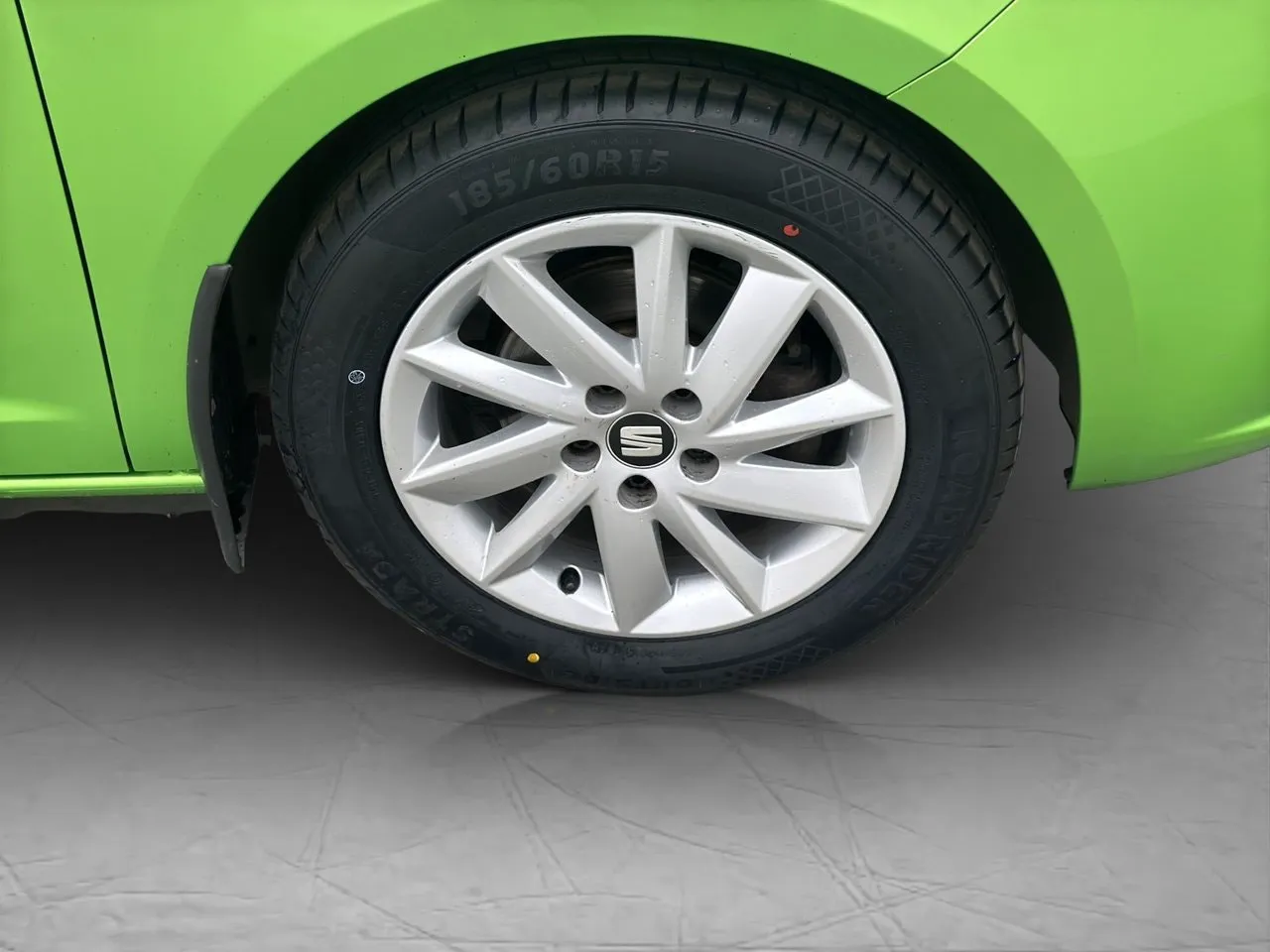Vehicle image 20