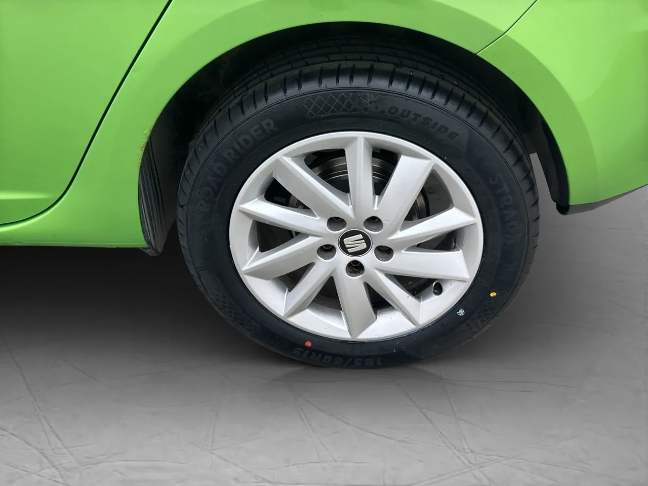 Vehicle image 18