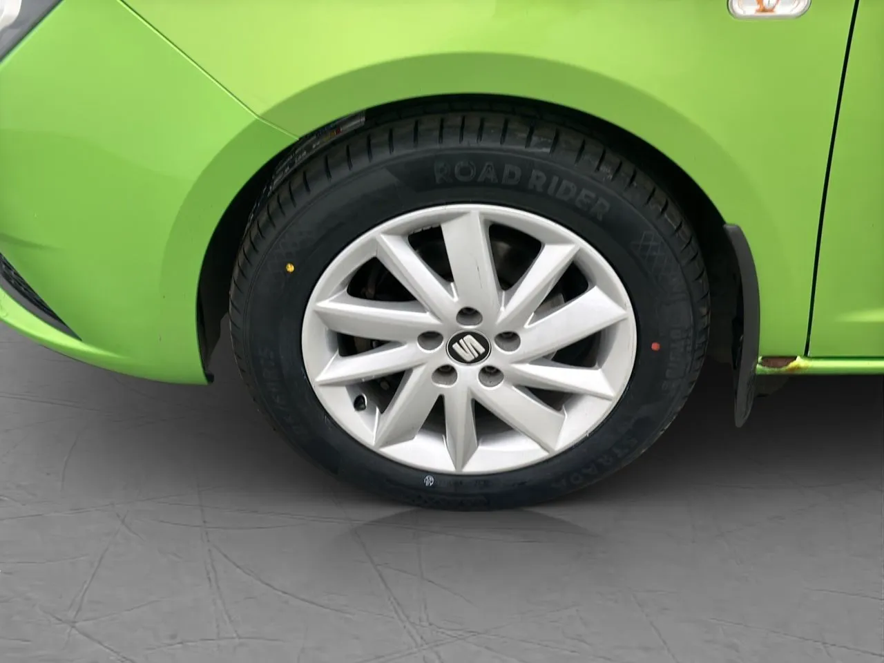 Vehicle image 17