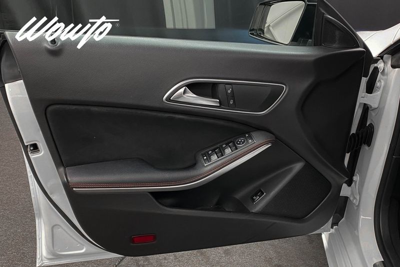 Mercedes CLA180 bild 9