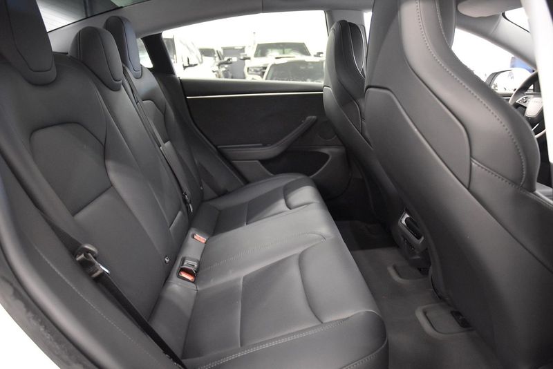 Tesla Model 3 bild 14