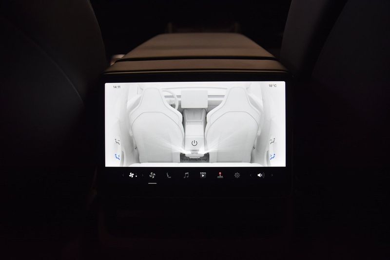 Tesla Model 3 bild 20