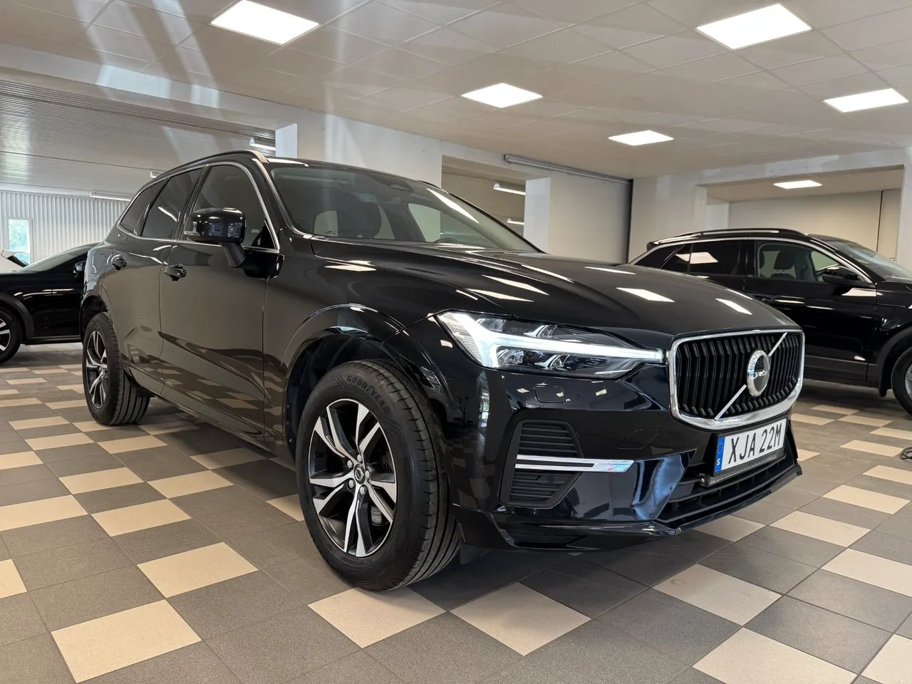 Vehicle image 3