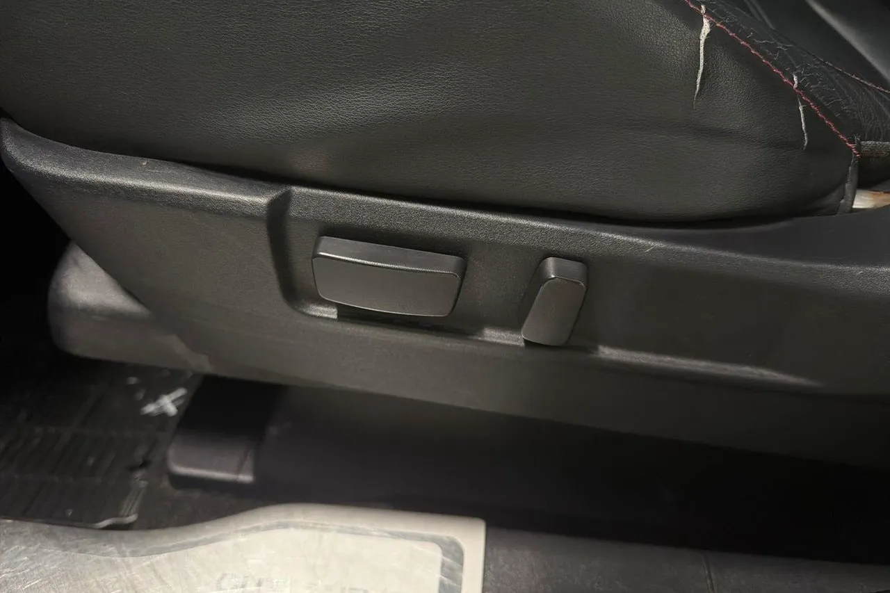 Vehicle image 21