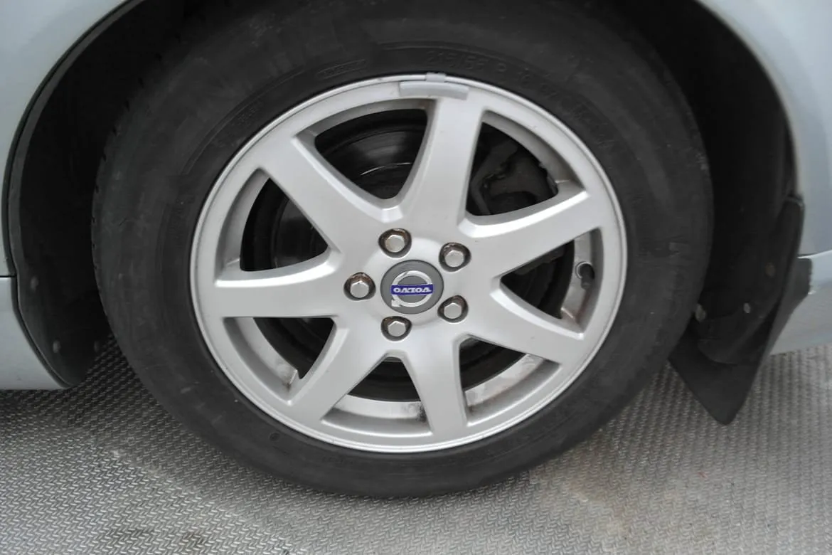 Vehicle image 22