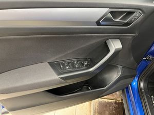 Volkswagen T-Roc bild 7