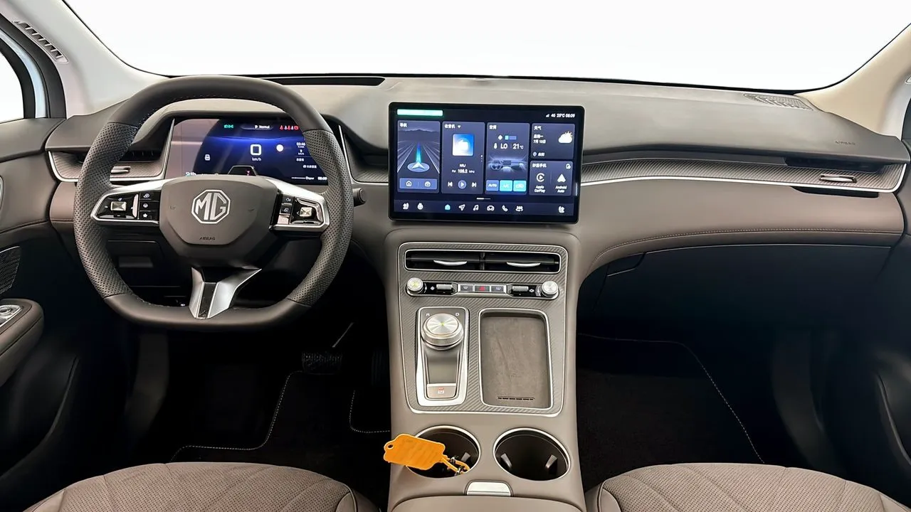 Vehicle image 3