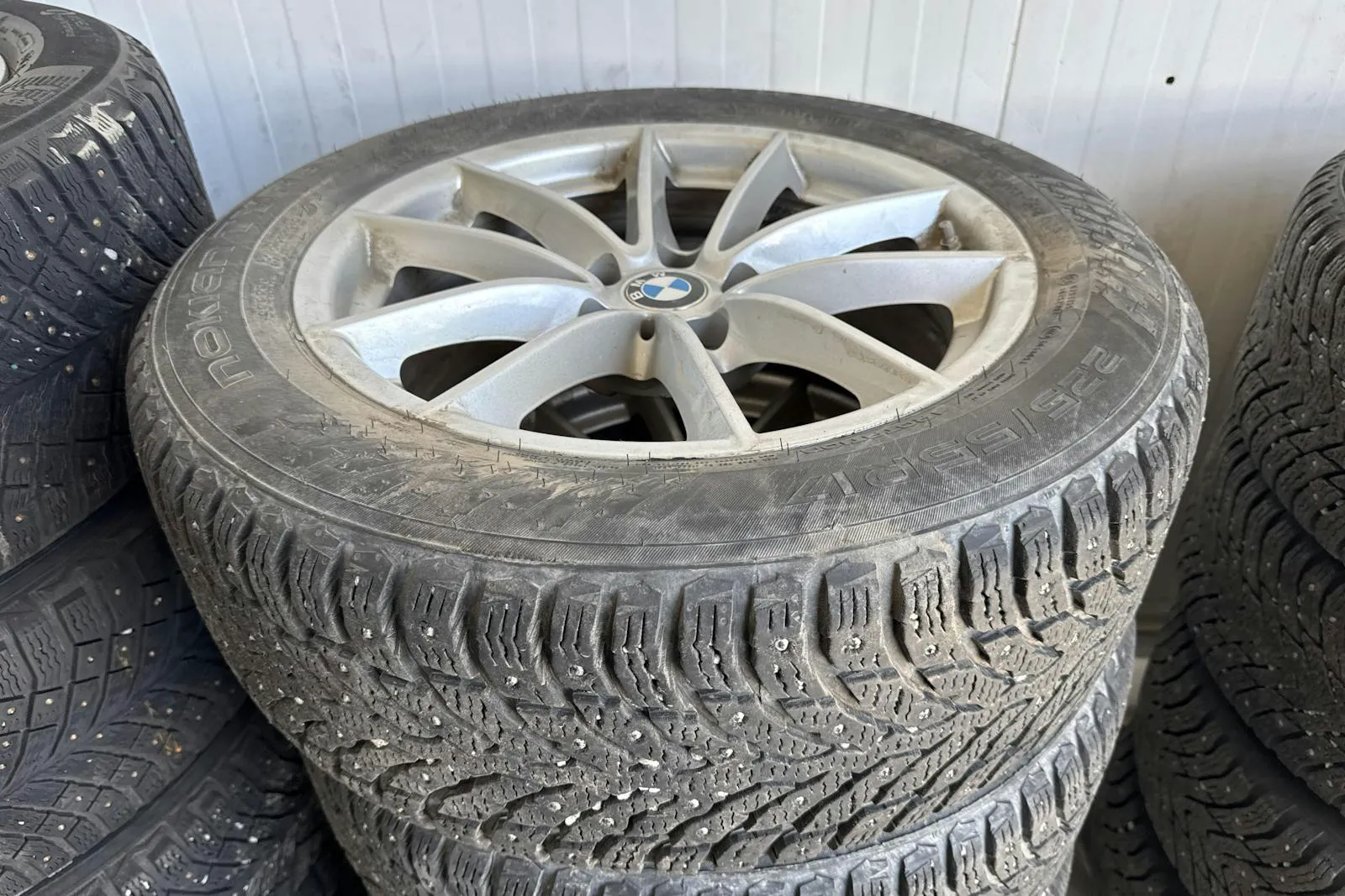 Vehicle image 23