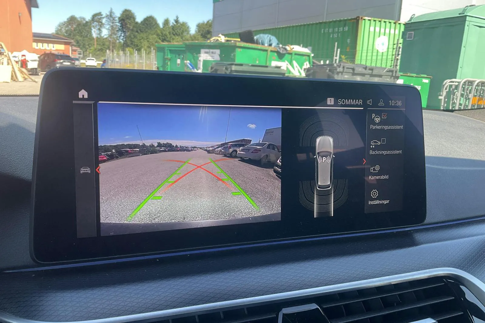 Vehicle image 15