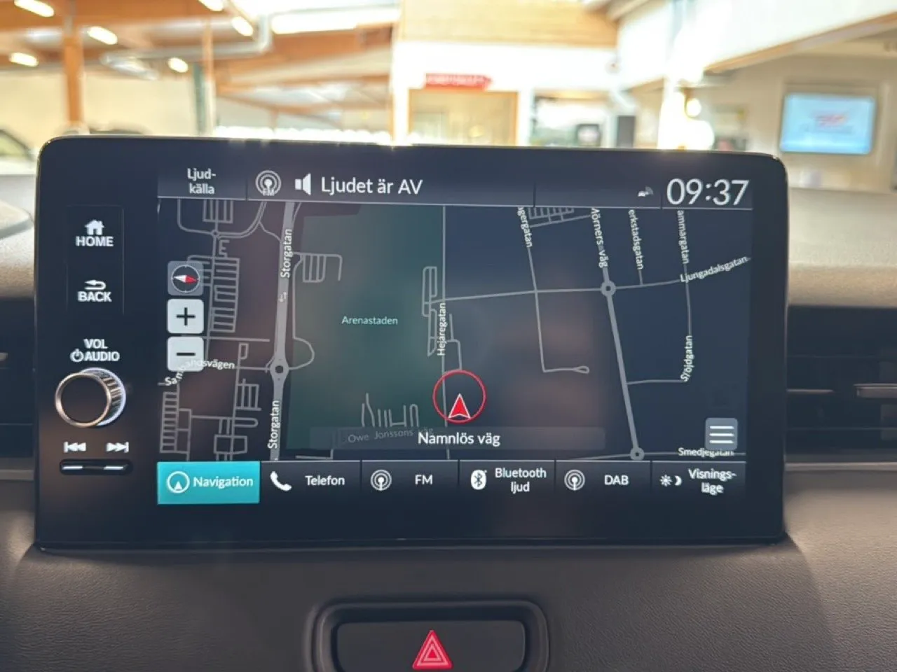 Vehicle image 10