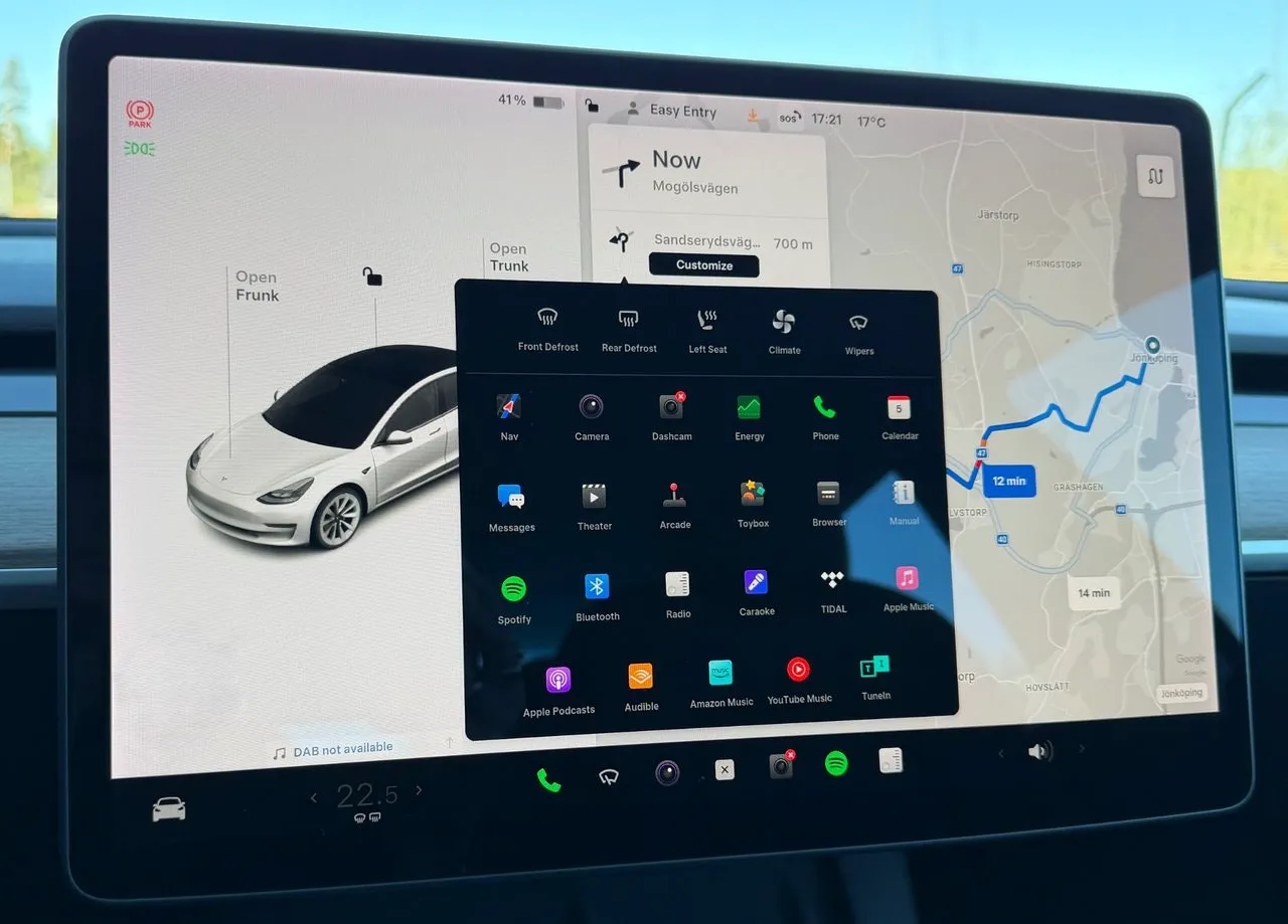 Vehicle image 10