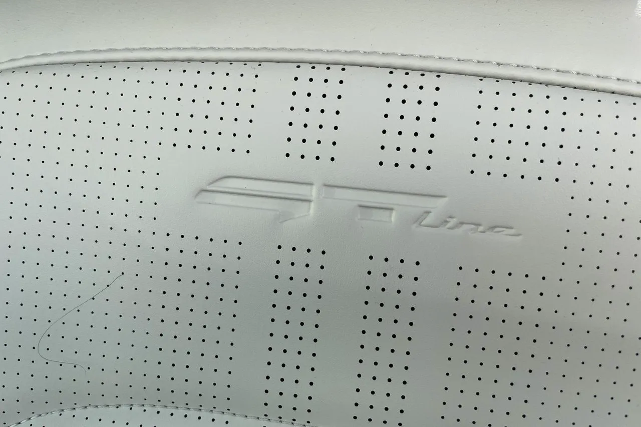 Vehicle image 28