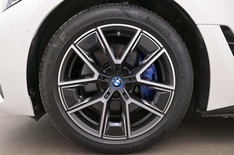 BMW i4 bild 27