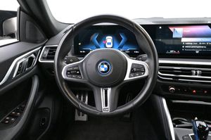BMW i4 bild 7