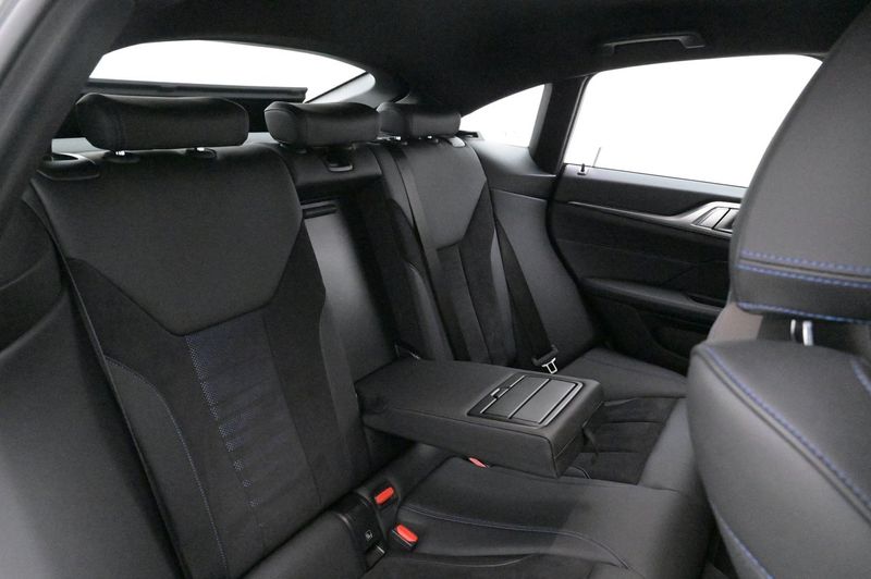 BMW i4 bild 18