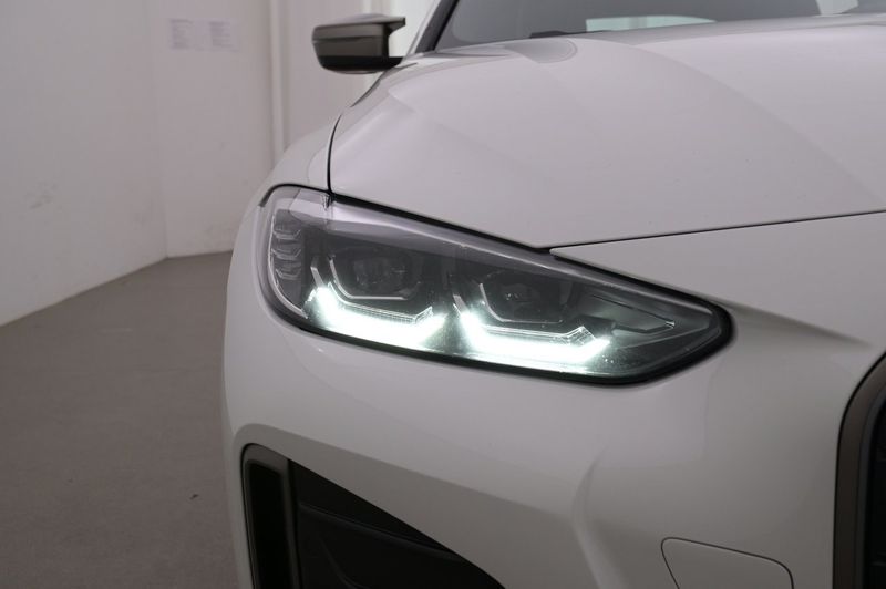 BMW i4 bild 25
