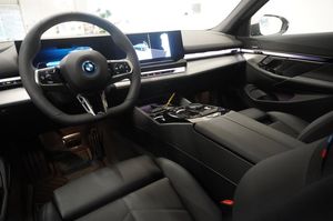 BMW i5 bild 8