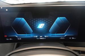 BMW iX bild 14