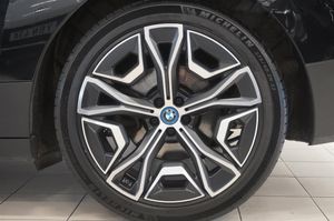 BMW iX bild 6
