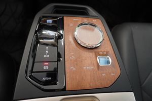 BMW iX bild 12