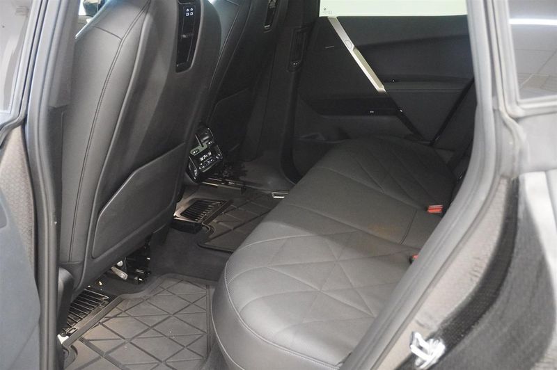 BMW iX bild 7