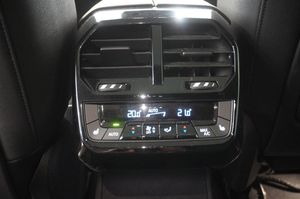 BMW iX bild 8