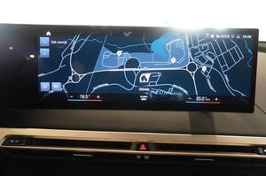 BMW iX bild 13
