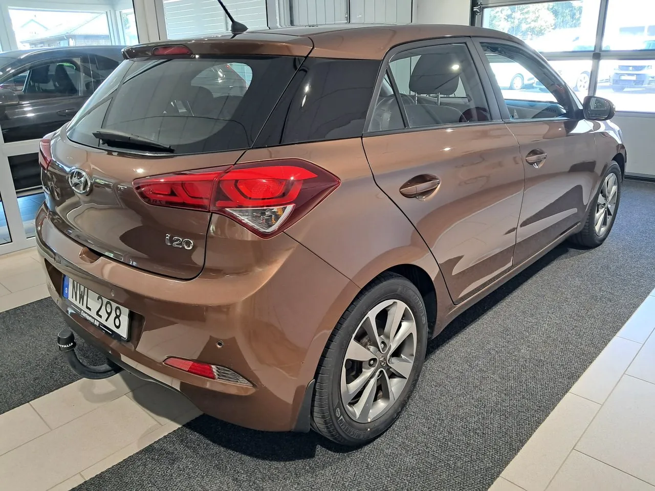 Vehicle image 3