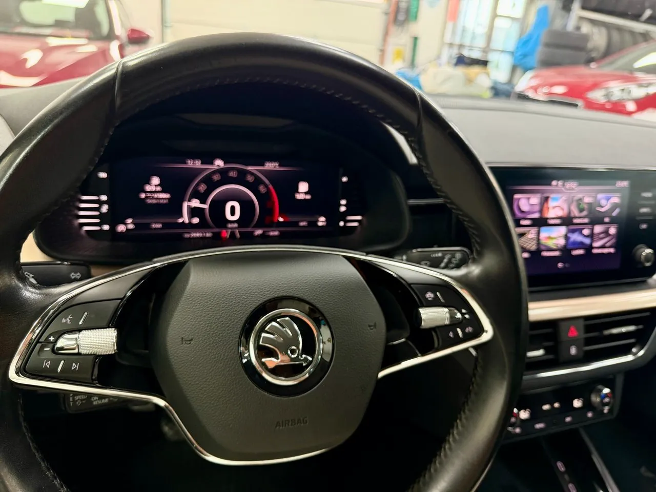 Vehicle image 14