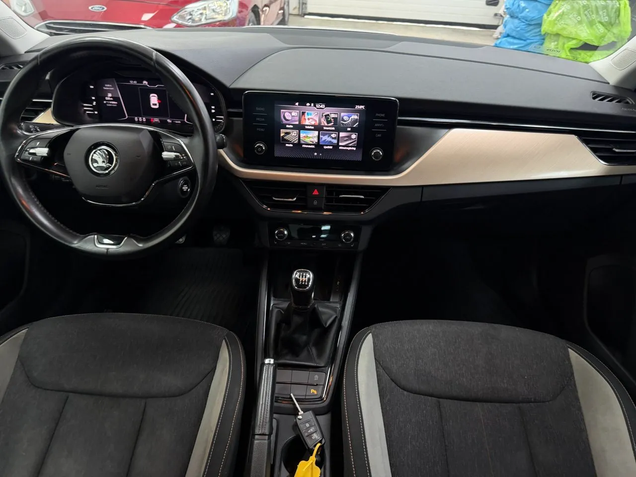 Vehicle image 8