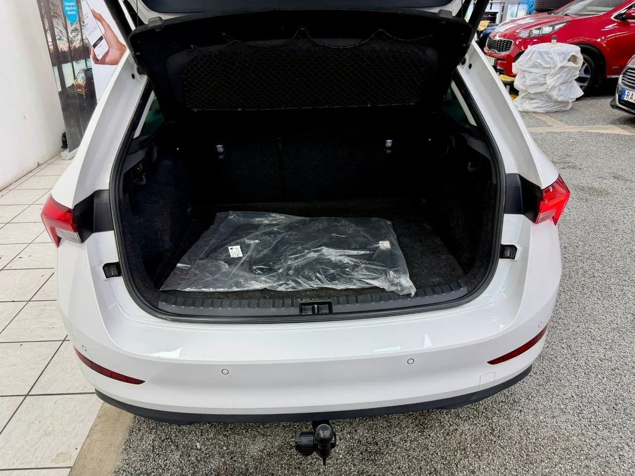 Vehicle image 17