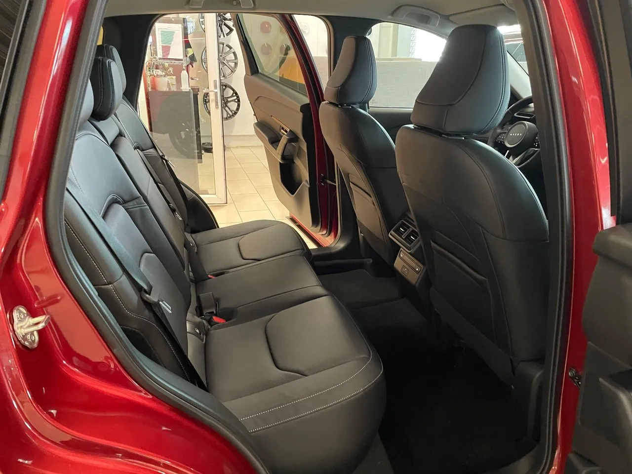 Vehicle image 10
