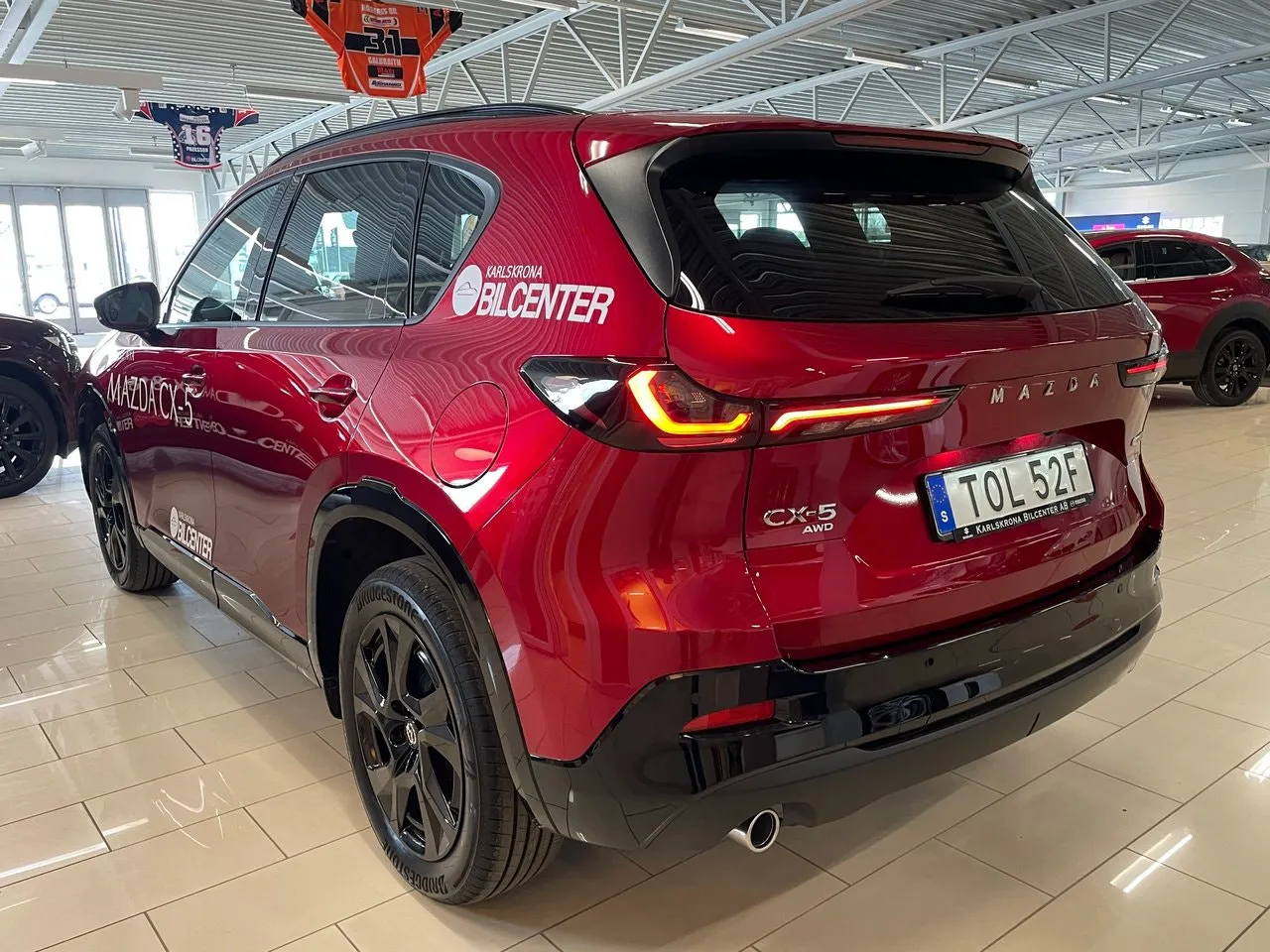 Vehicle image 6