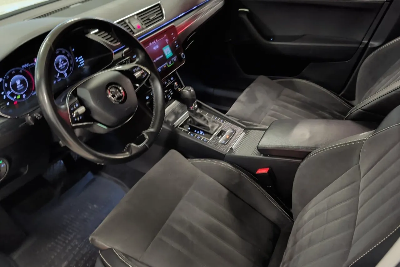 Vehicle image 20