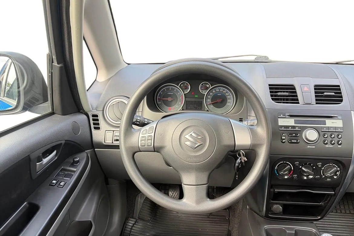Vehicle image 8