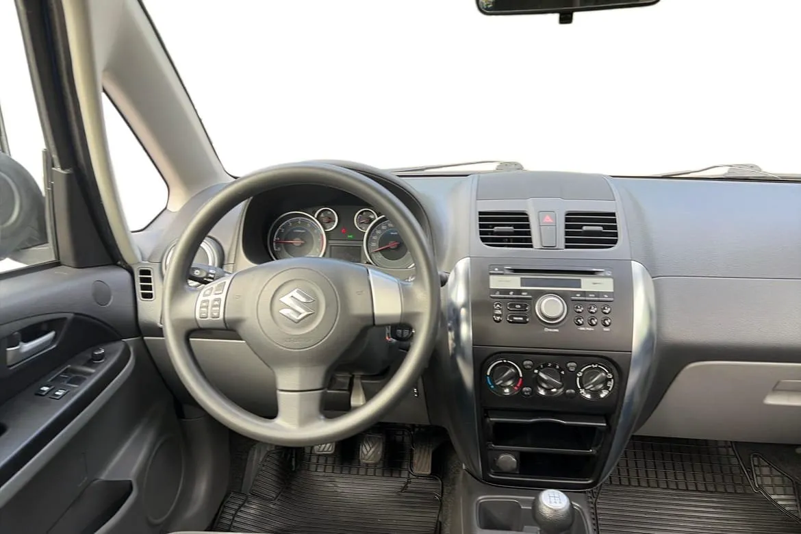 Vehicle image 7