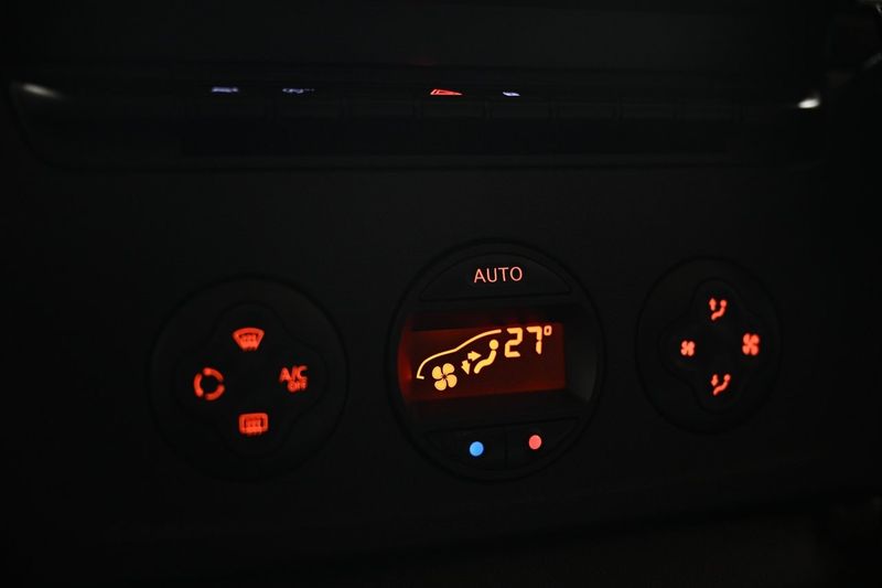Nissan NV400 bild 23