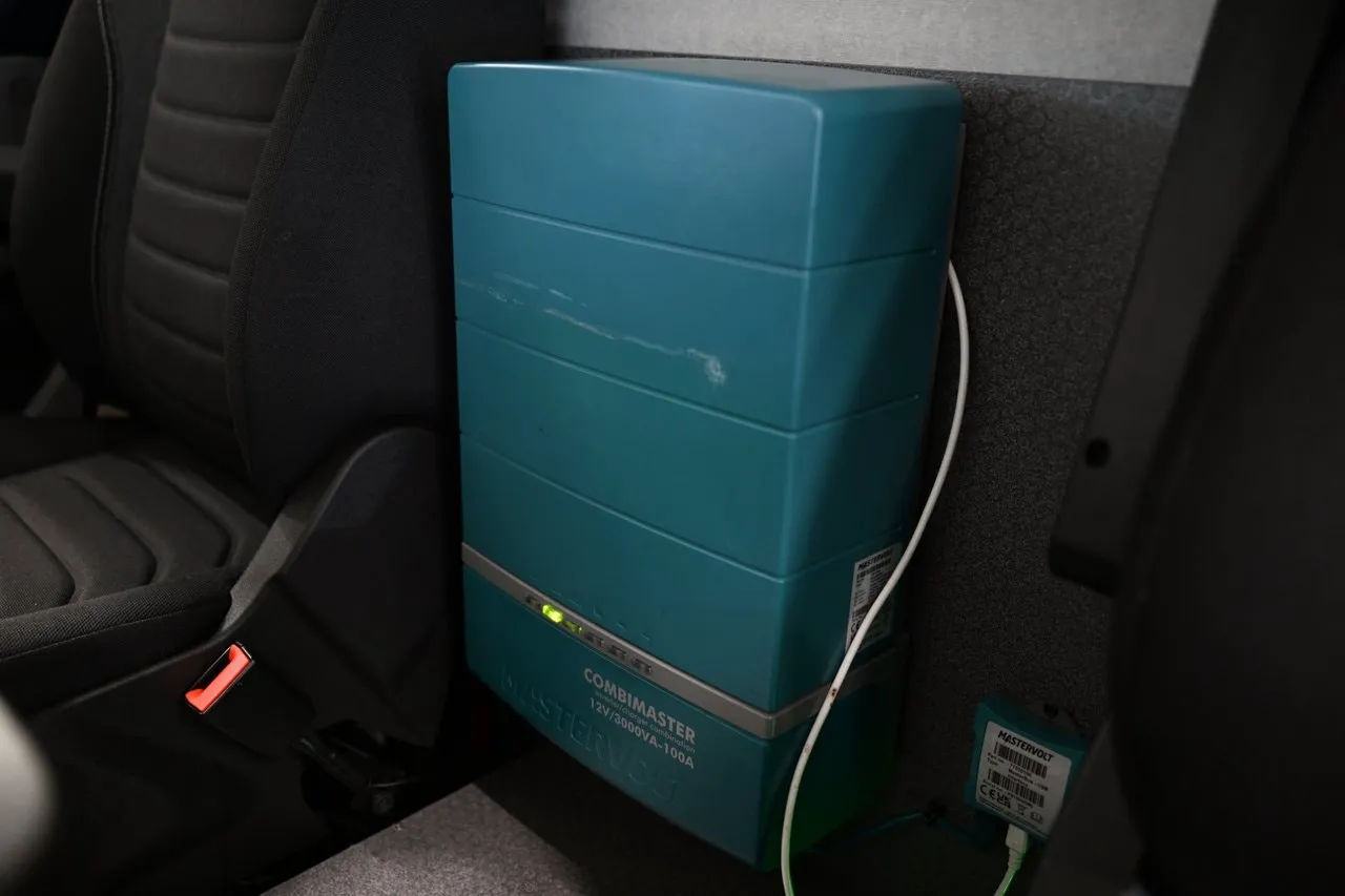 Vehicle image 22