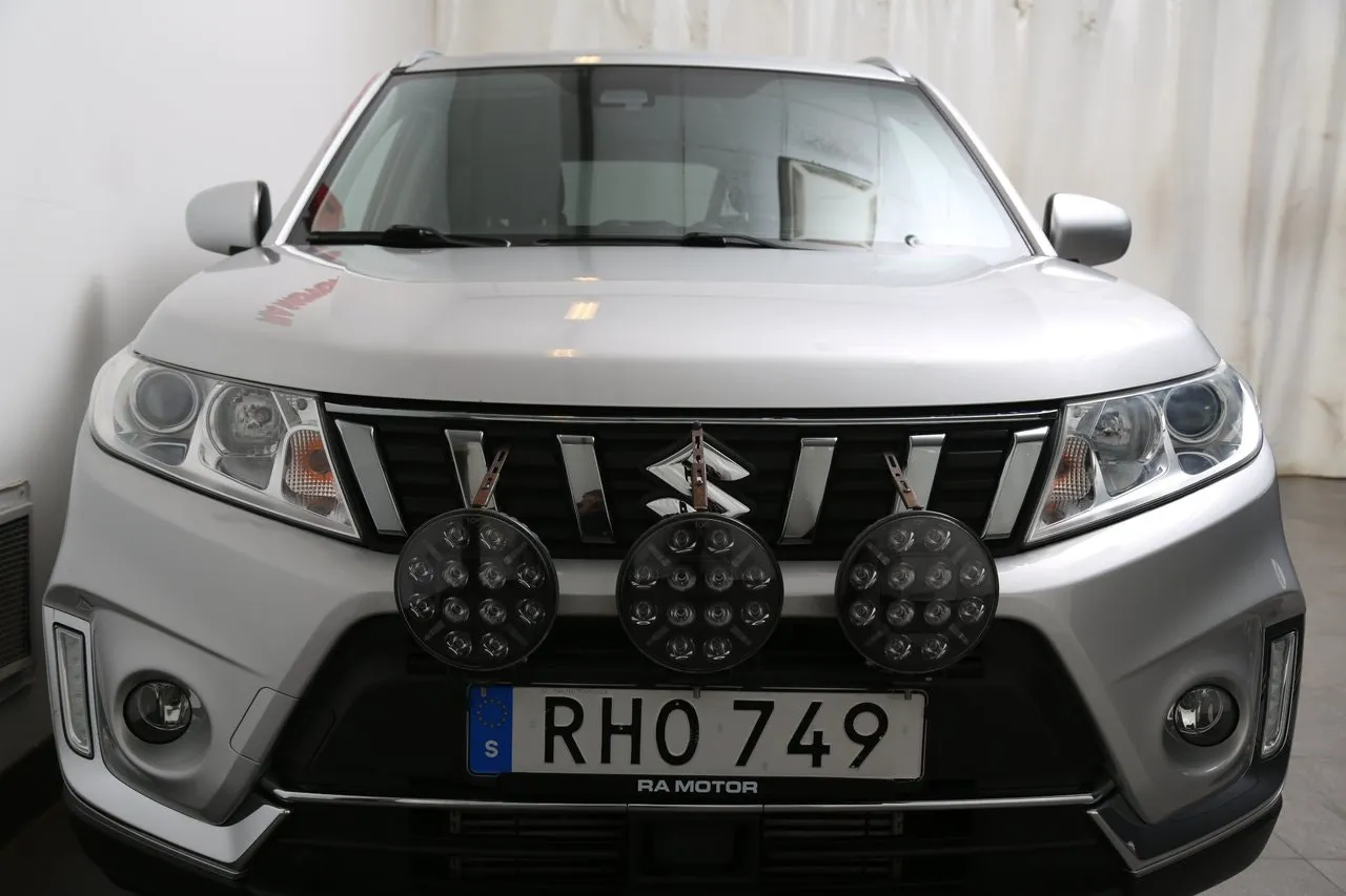 Vehicle image 4